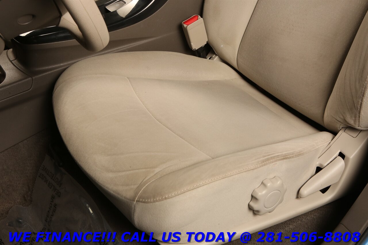 2011 Nissan LEAF 2011 SL NAV KEYLESS CAMERA BLUETOOTH 79K MLS - Photo 11 - Houston, TX 77031