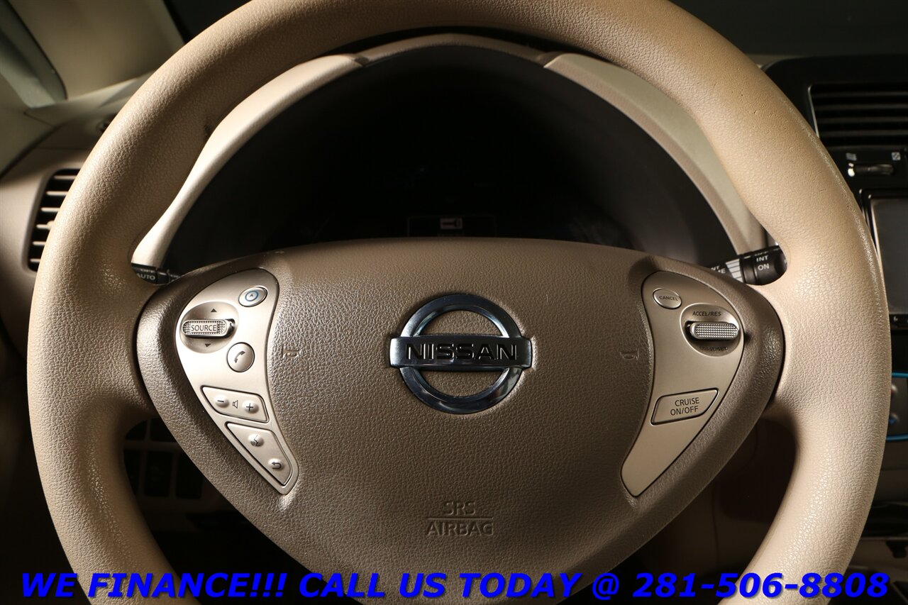 2011 Nissan LEAF 2011 SL NAV KEYLESS CAMERA BLUETOOTH 79K MLS - Photo 12 - Houston, TX 77031
