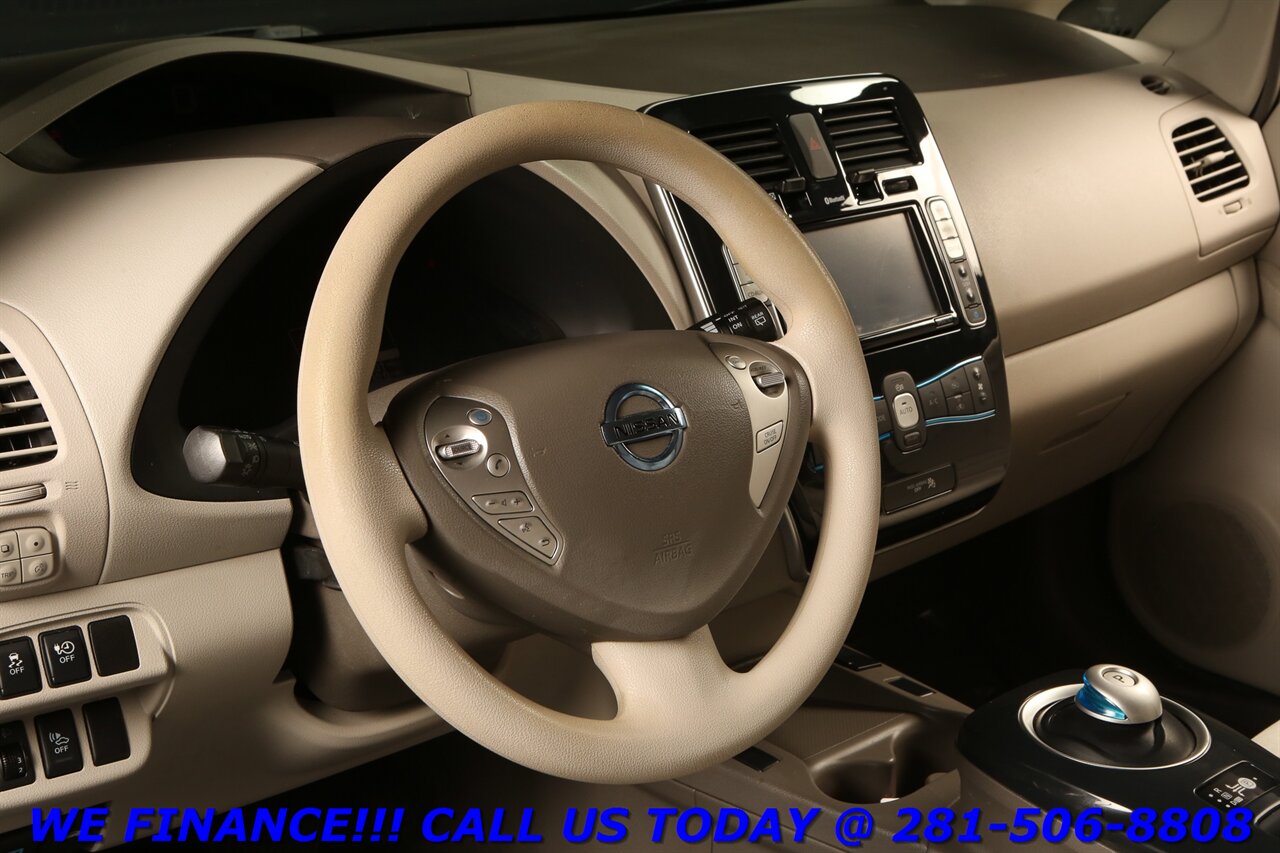 2011 Nissan LEAF 2011 SL NAV KEYLESS CAMERA BLUETOOTH 79K MLS - Photo 9 - Houston, TX 77031