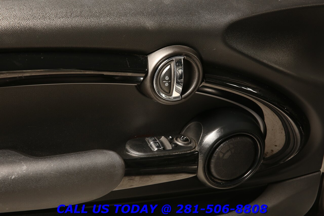 2023 MINI Cooper SE 2023 SIGNATURE NAV PANOROOF SPORT HEATSEAT 24K MLS - Photo 8 - Houston, TX 77031