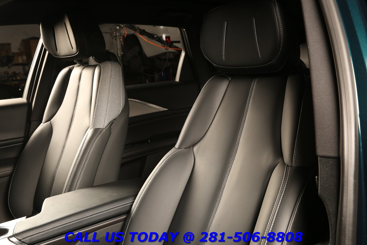 2024 Cadillac LYRIQ 2024 Tech NAV PANO ADAPT BLIND 19K MILES!! - Photo 13 - Houston, TX 77031