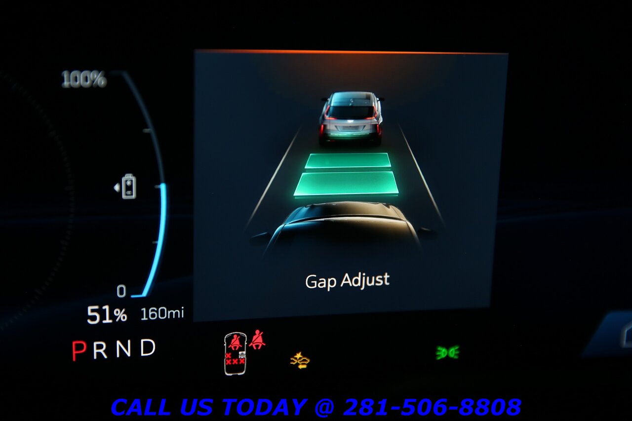 2024 Cadillac LYRIQ 2024 Tech NAV PANO ADAPT BLIND 19K MILES!! - Photo 19 - Houston, TX 77031