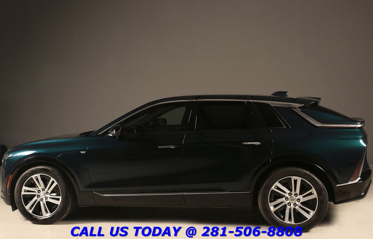 2024 Cadillac LYRIQ 2024 Tech NAV PANO ADAPT BLIND 19K MILES!! - Photo 4 - Houston, TX 77031