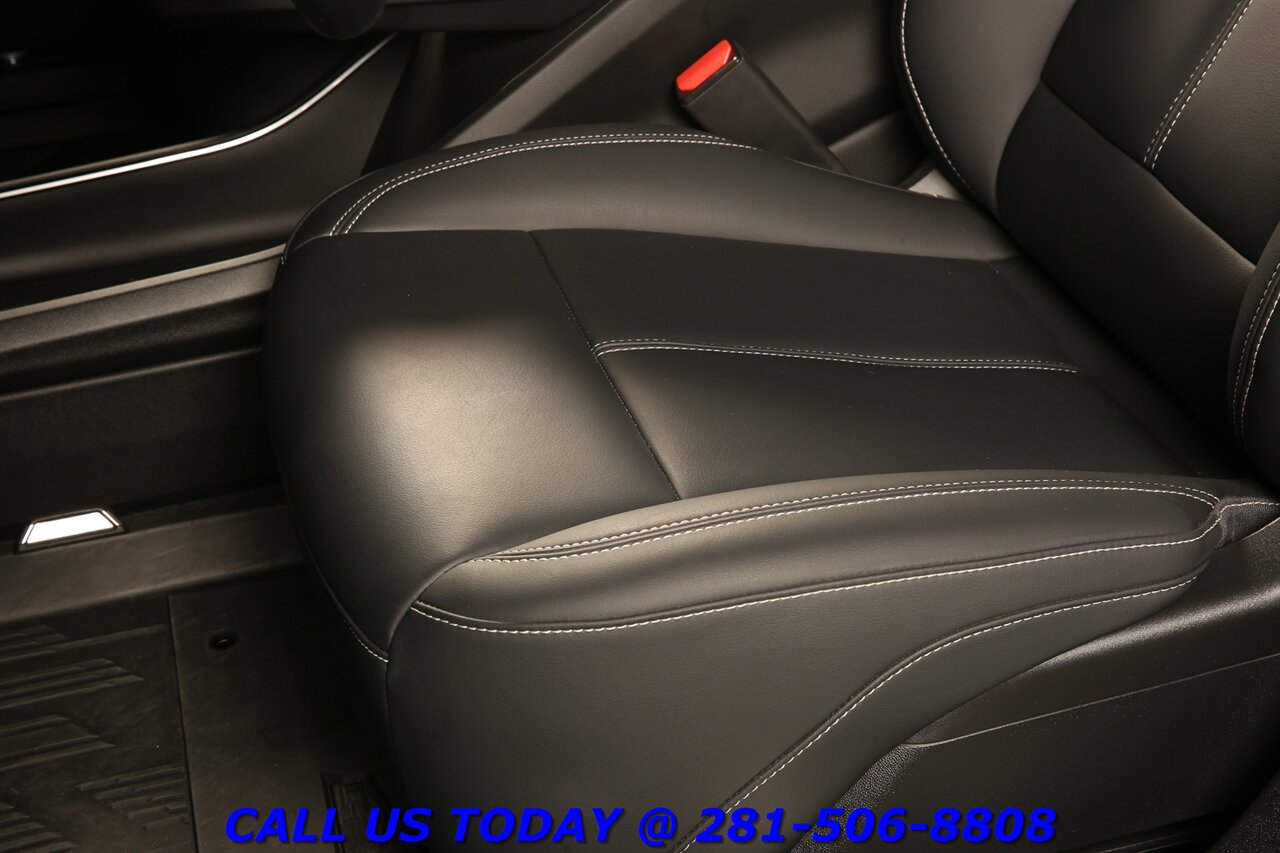 2024 Cadillac LYRIQ 2024 Tech NAV PANO ADAPT BLIND 19K MILES!! - Photo 14 - Houston, TX 77031