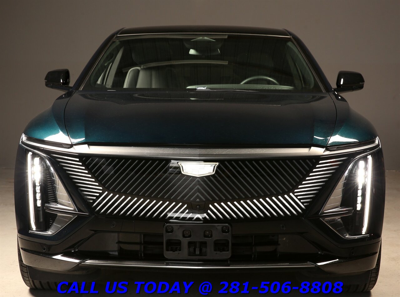 2024 Cadillac LYRIQ 2024 Tech NAV PANO ADAPT BLIND 19K MILES!! - Photo 8 - Houston, TX 77031