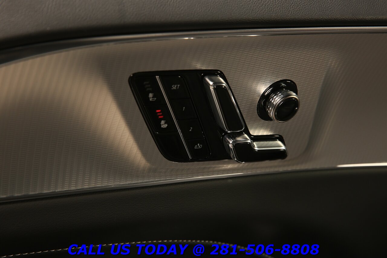 2024 Cadillac LYRIQ 2024 Tech NAV PANO ADAPT BLIND 19K MILES!! - Photo 10 - Houston, TX 77031