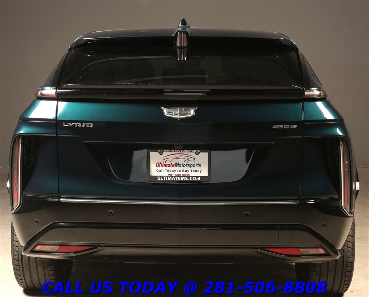 2024 Cadillac LYRIQ 2024 Tech NAV PANO ADAPT BLIND 19K MILES!! - Photo 5 - Houston, TX 77031