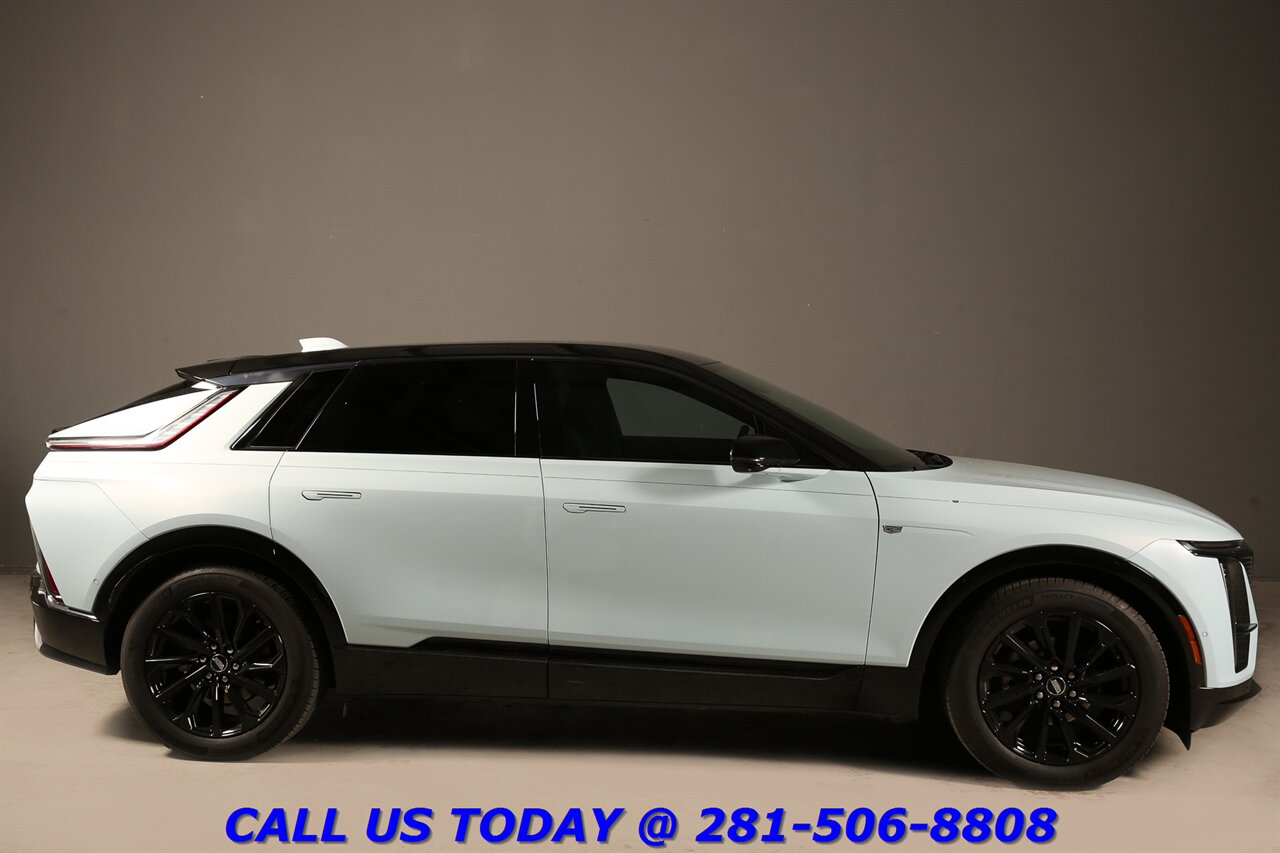 2024 Cadillac LYRIQ 2024 NAV PANO ADAPT-CRUISE DRIVER ASST BOSE19K MLS - Photo 8 - Houston, TX 77031
