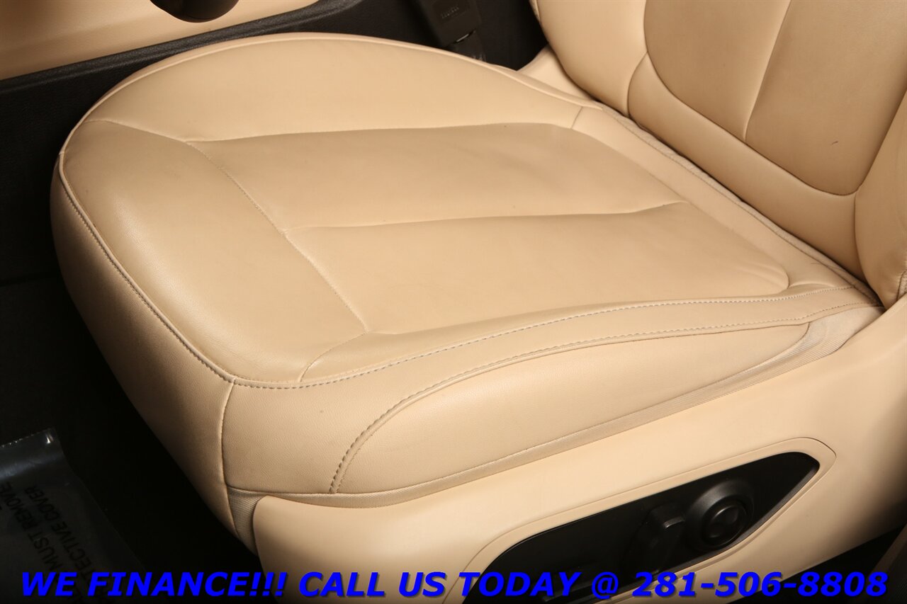 2022 Jeep Grand Cherokee 2022 4xe 4X4 PLUG-IN HYBRID NAV PANO ADAPTCRUISE - Photo 12 - Houston, TX 77031