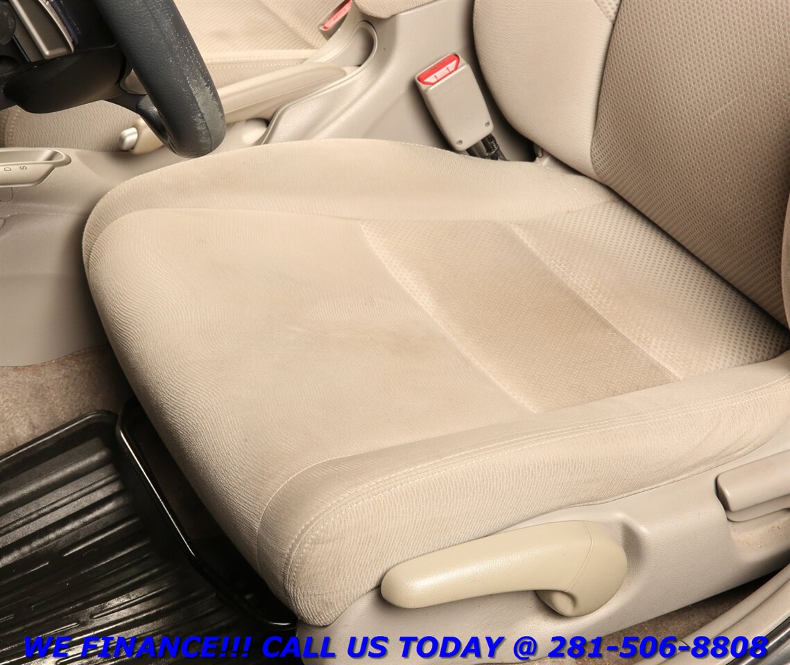 2010 Honda Insight 2010 EX ECON MODE AUTO CRUISE 15 "ALLOY 79K MLS   - Photo 12 - Houston, TX 77031