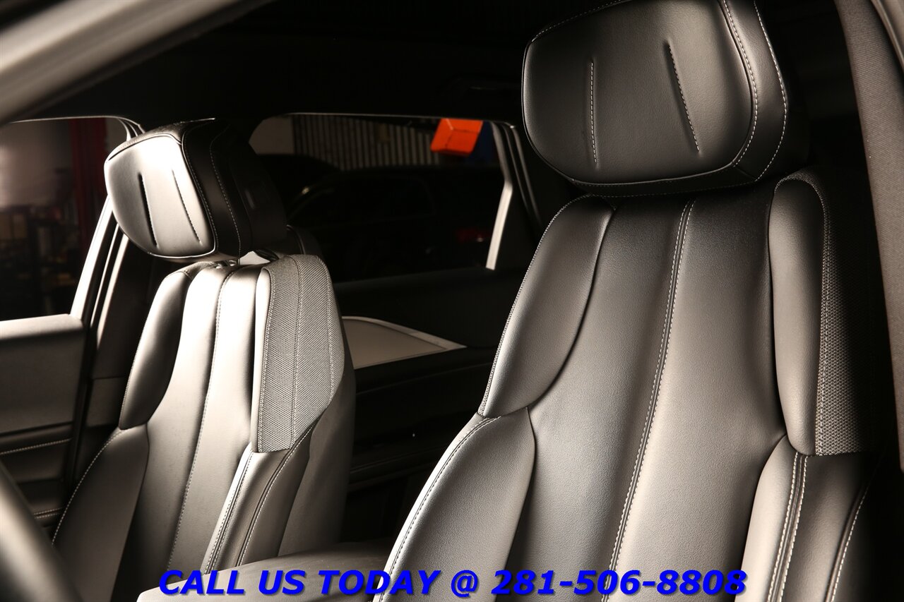 2024 Cadillac LYRIQ 2024 Tech CARPLAY PANO AKG ADAPTcruise BLIS 24K ML - Photo 13 - Houston, TX 77031