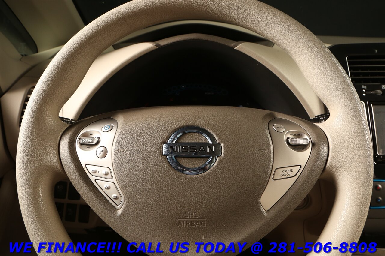 2011 Nissan LEAF 2011 SL QUICK CHARGE NAV CAMERA KEYGO IRS REBATE - Photo 14 - Houston, TX 77031