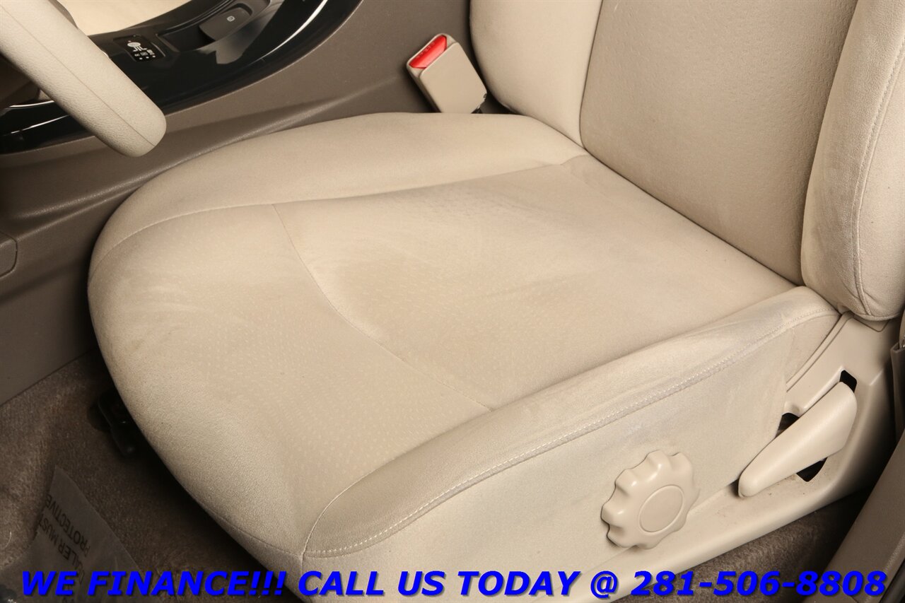 2011 Nissan LEAF 2011 SL QUICK CHARGE NAV CAMERA KEYGO IRS REBATE - Photo 13 - Houston, TX 77031