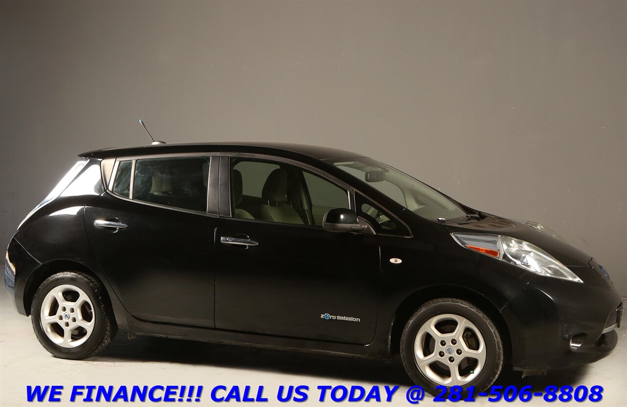2011 Nissan LEAF 2011 SL QUICK CHARGE NAV CAMERA KEYGO IRS REBATE - Photo 8 - Houston, TX 77031