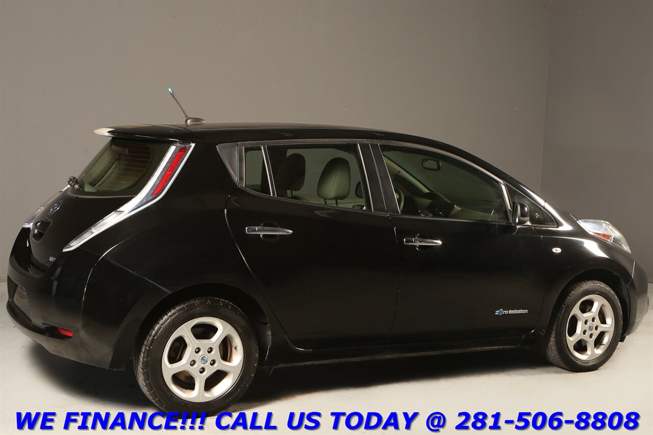 2011 Nissan LEAF 2011 SL QUICK CHARGE NAV CAMERA KEYGO IRS REBATE - Photo 7 - Houston, TX 77031