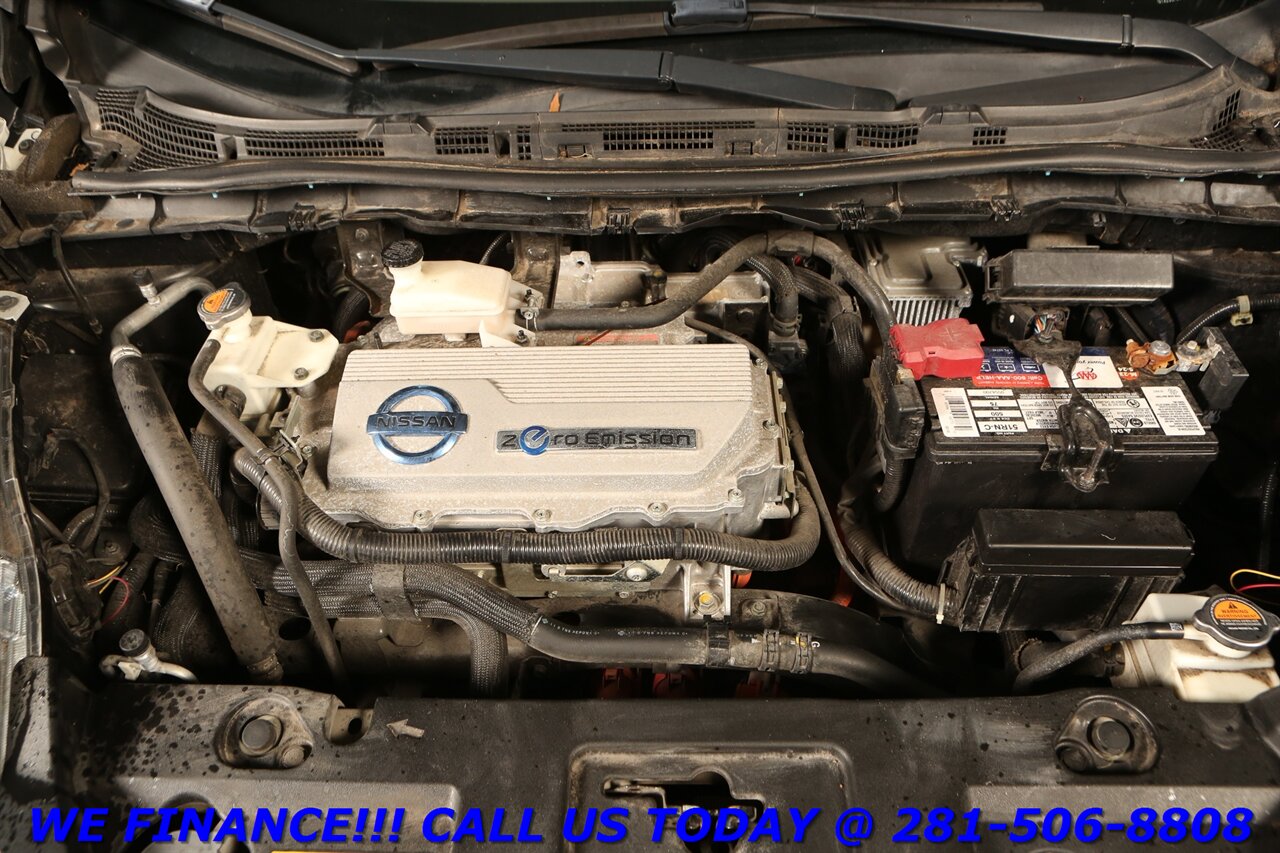2011 Nissan LEAF 2011 SL QUICK CHARGE NAV CAMERA KEYGO IRS REBATE - Photo 23 - Houston, TX 77031
