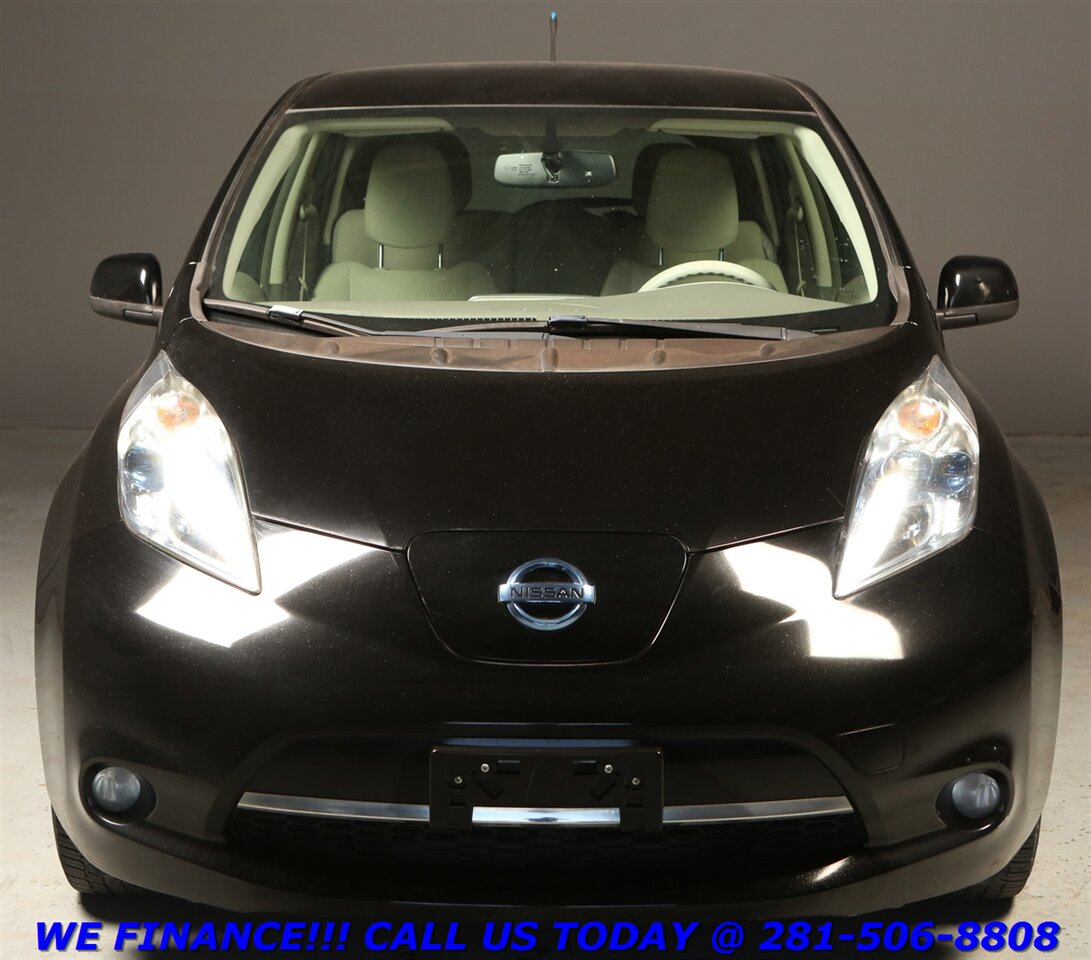 2011 Nissan LEAF 2011 SL QUICK CHARGE NAV CAMERA KEYGO IRS REBATE - Photo 9 - Houston, TX 77031