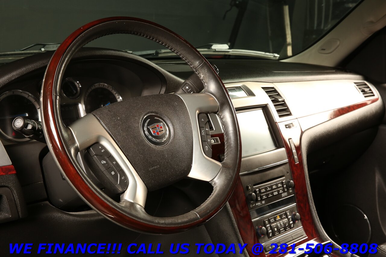 2012 Cadillac Escalade 2012 Luxury AWD NAV DVD SUN BLIND 3ROW BOSE - Photo 10 - Houston, TX 77031