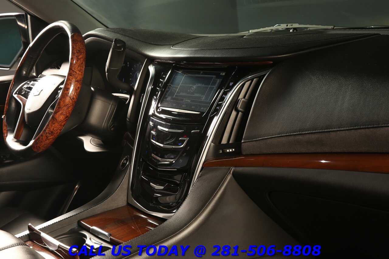 2019 Cadillac Escalade 2019 ESV NAV CAMERA BOSE 7-PASS 22 "ALLOY 65K MLS - Photo 17 - Houston, TX 77031