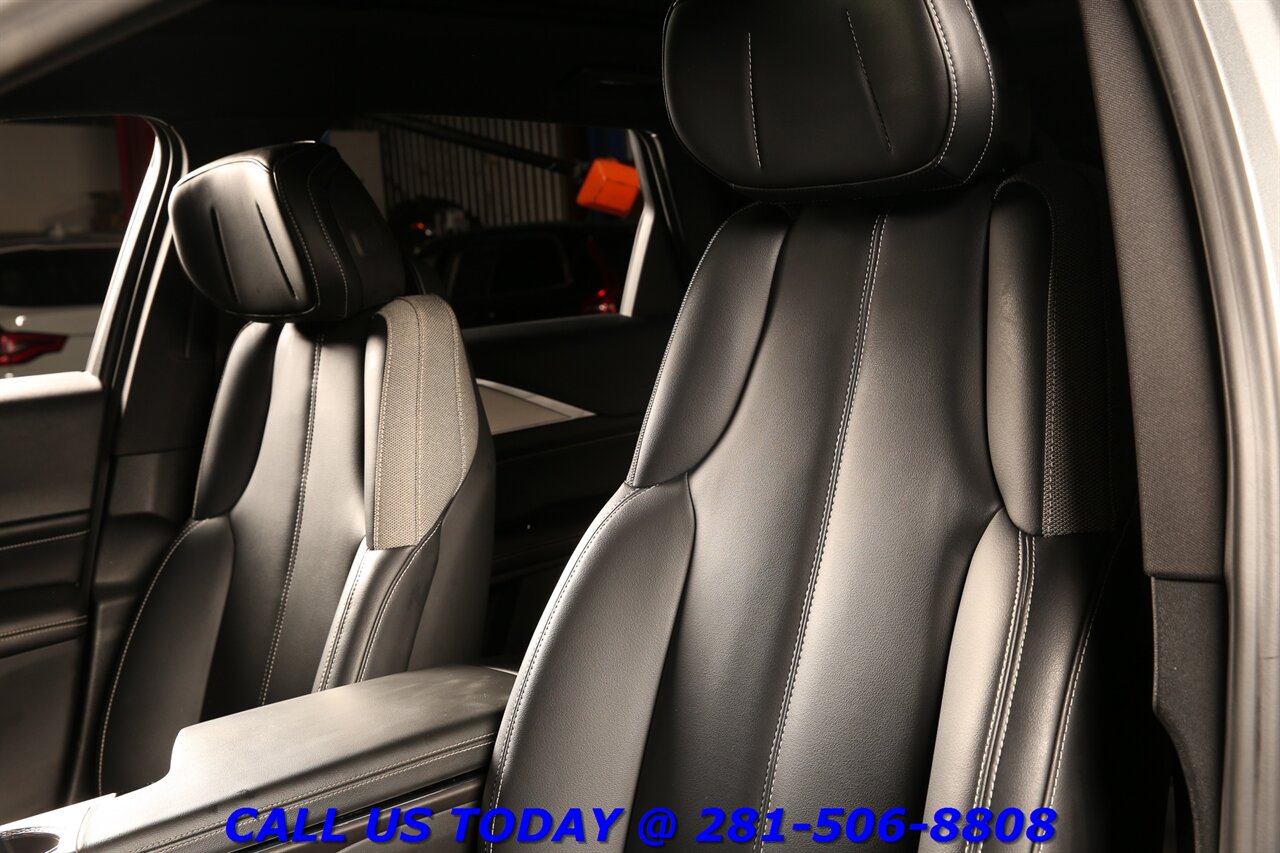 2024 Cadillac LYRIQ 2024 Tech CARPLAY PANO ADAPTcruise BLIS 30K MLS - Photo 12 - Houston, TX 77031
