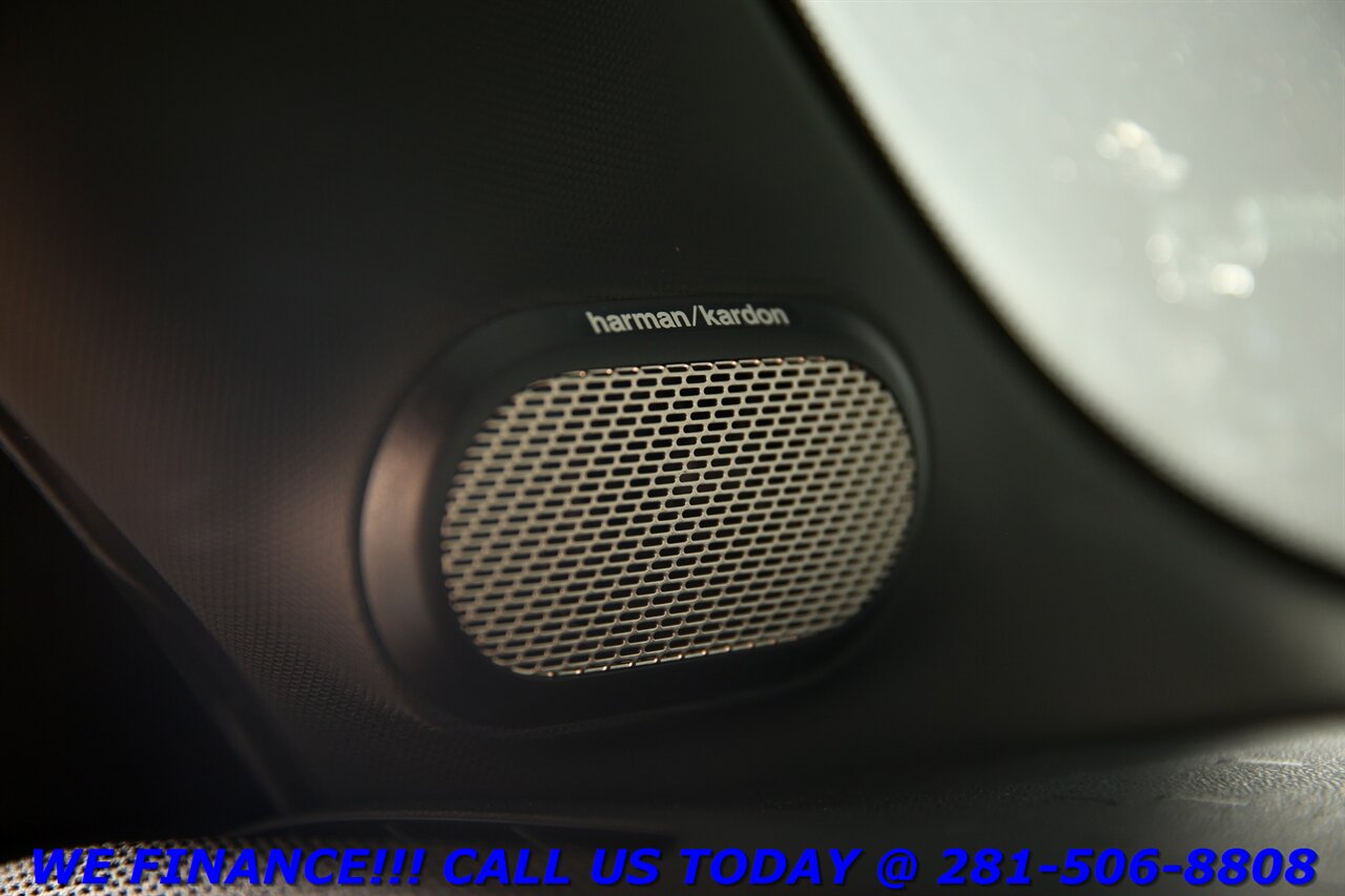 2025 MINI Cooper S 2025 Cooper S JCW NAV PANO CARPLAY HARMAN COMFORT   - Photo 9 - Houston, TX 77031