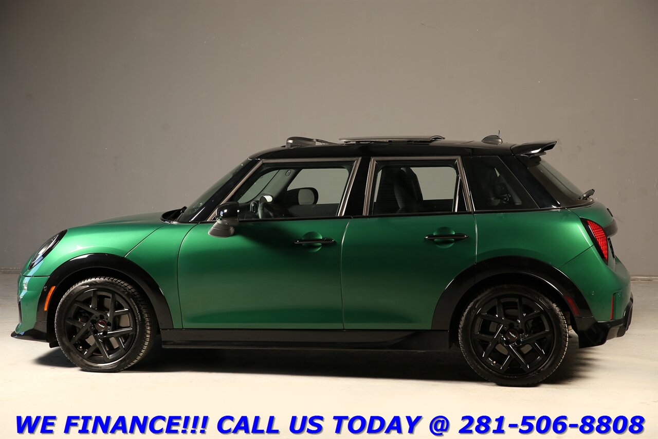2025 MINI Cooper S 2025 Cooper S JCW NAV PANO CARPLAY HARMAN COMFORT   - Photo 4 - Houston, TX 77031