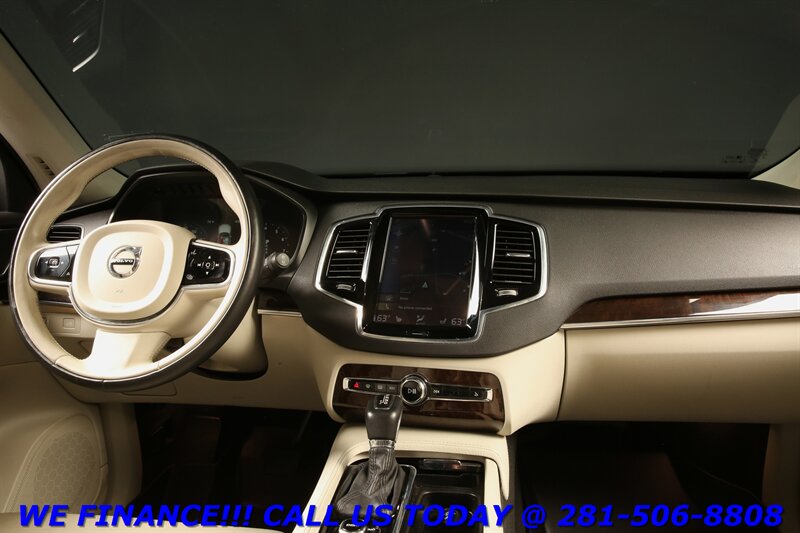 2016 Volvo XC90 2016 T6 Momentum AWD 7PASS NAV PANO HEATSEAT 36CAM  