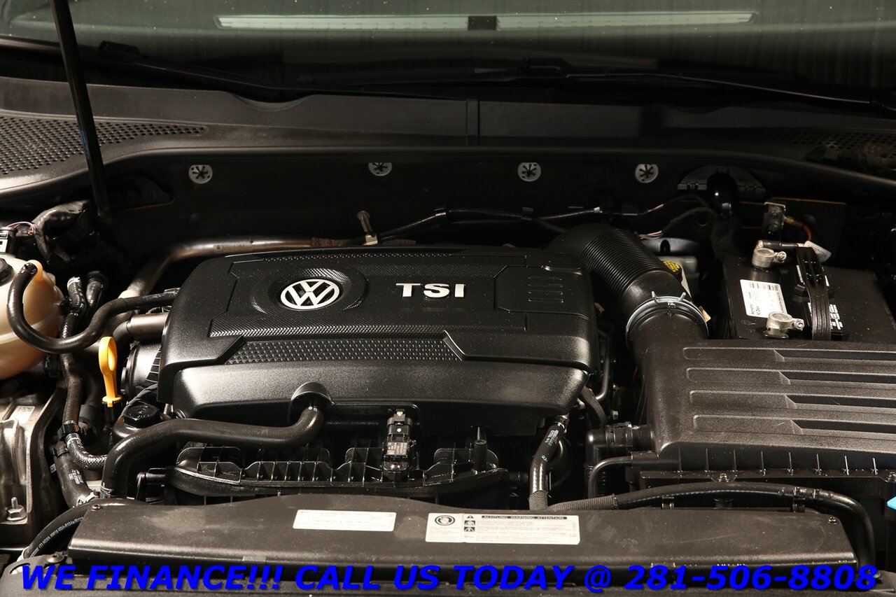 2019 Volkswagen Golf GTI SE NAV SUNROOF 6-SPEED MANUAL LEATHER FENDER S   - Photo 24 - Houston, TX 77031