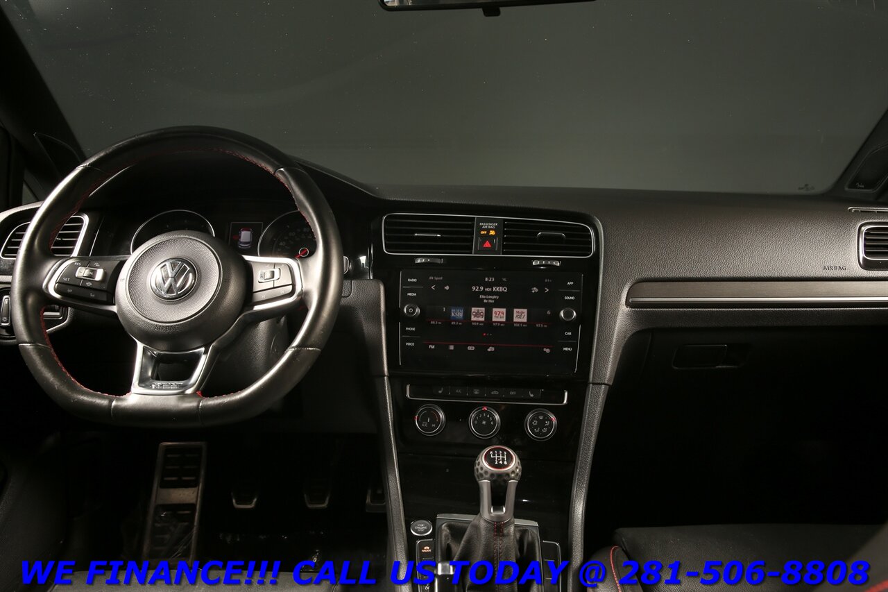 2019 Volkswagen Golf GTI SE NAV SUNROOF 6-SPEED MANUAL LEATHER FENDER S   - Photo 3 - Houston, TX 77031