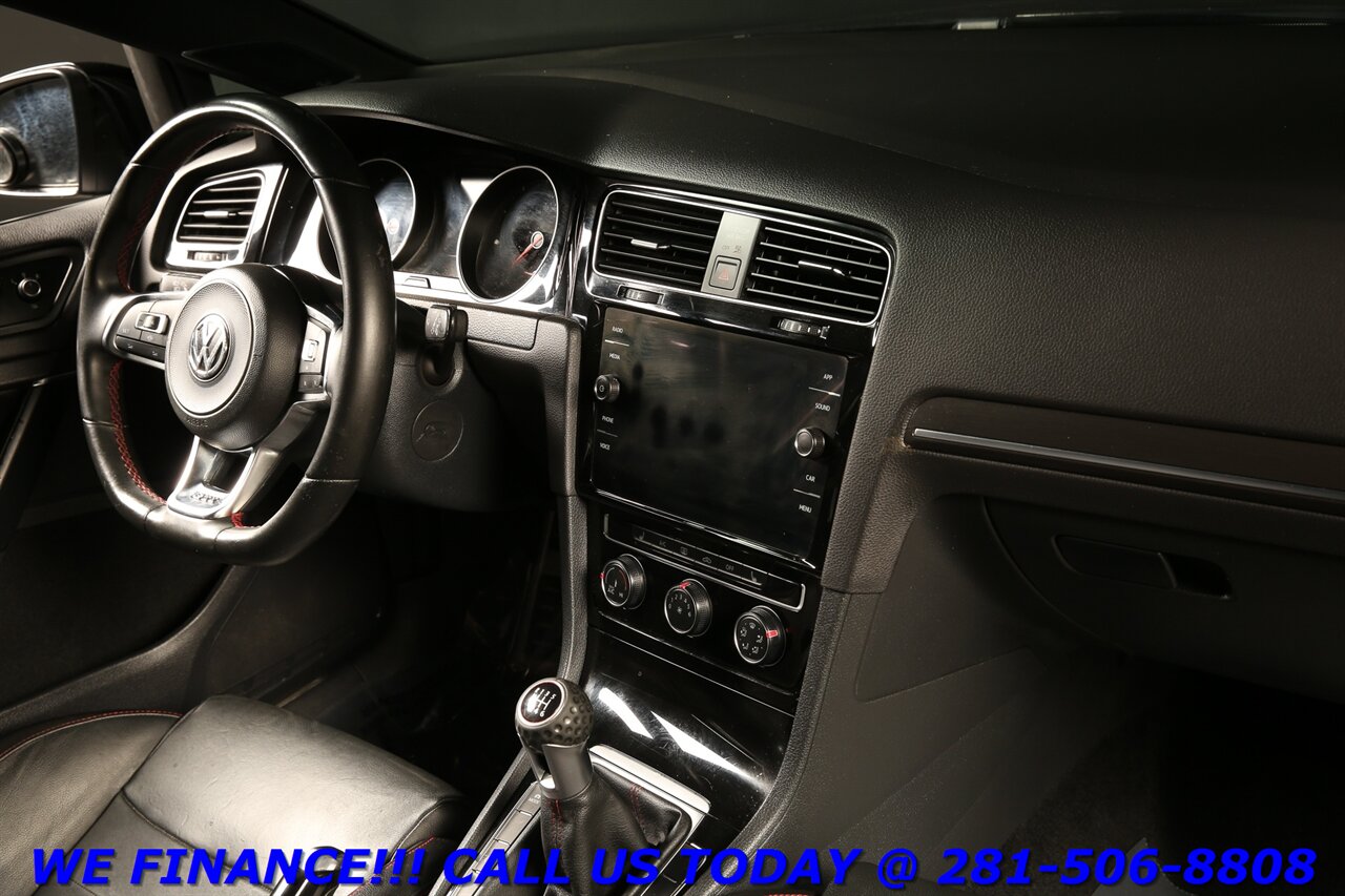 2019 Volkswagen Golf GTI SE NAV SUNROOF 6-SPEED MANUAL LEATHER FENDER S   - Photo 19 - Houston, TX 77031