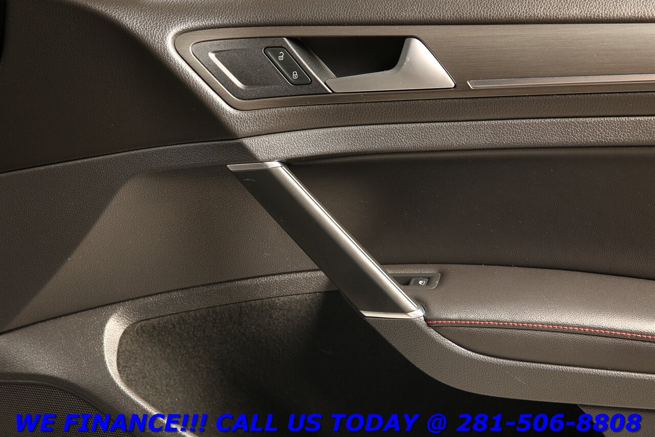 2019 Volkswagen Golf GTI SE NAV SUNROOF 6-SPEED MANUAL LEATHER FENDER S   - Photo 26 - Houston, TX 77031