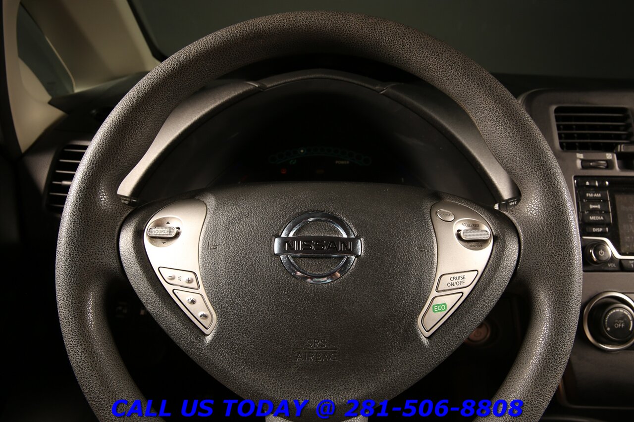 2016 Nissan LEAF 2016 S QUICK CHARGE HEATSEAT CAMERA KEYLESS 54K ML   - Photo 14 - Houston, TX 77031