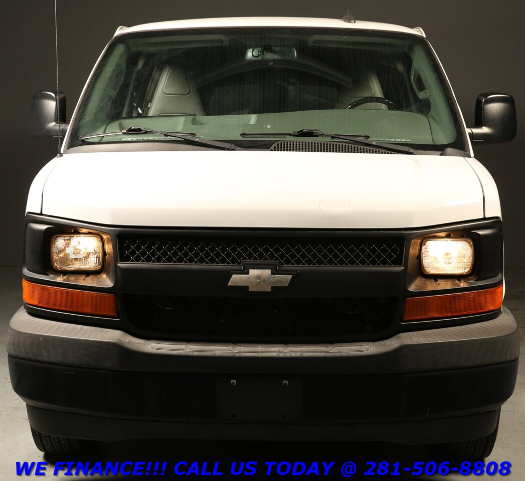 2017 Chevrolet Express 2017 3500 LS 15-PASS AUTO CRUISE A/C PWR 15K MLS! - Photo 6 - Houston, TX 77031