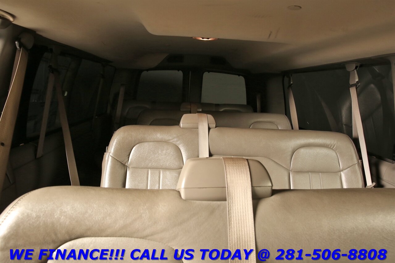 2017 Chevrolet Express 2017 3500 LS 15-PASS AUTO CRUISE A/C PWR 15K MLS! - Photo 19 - Houston, TX 77031