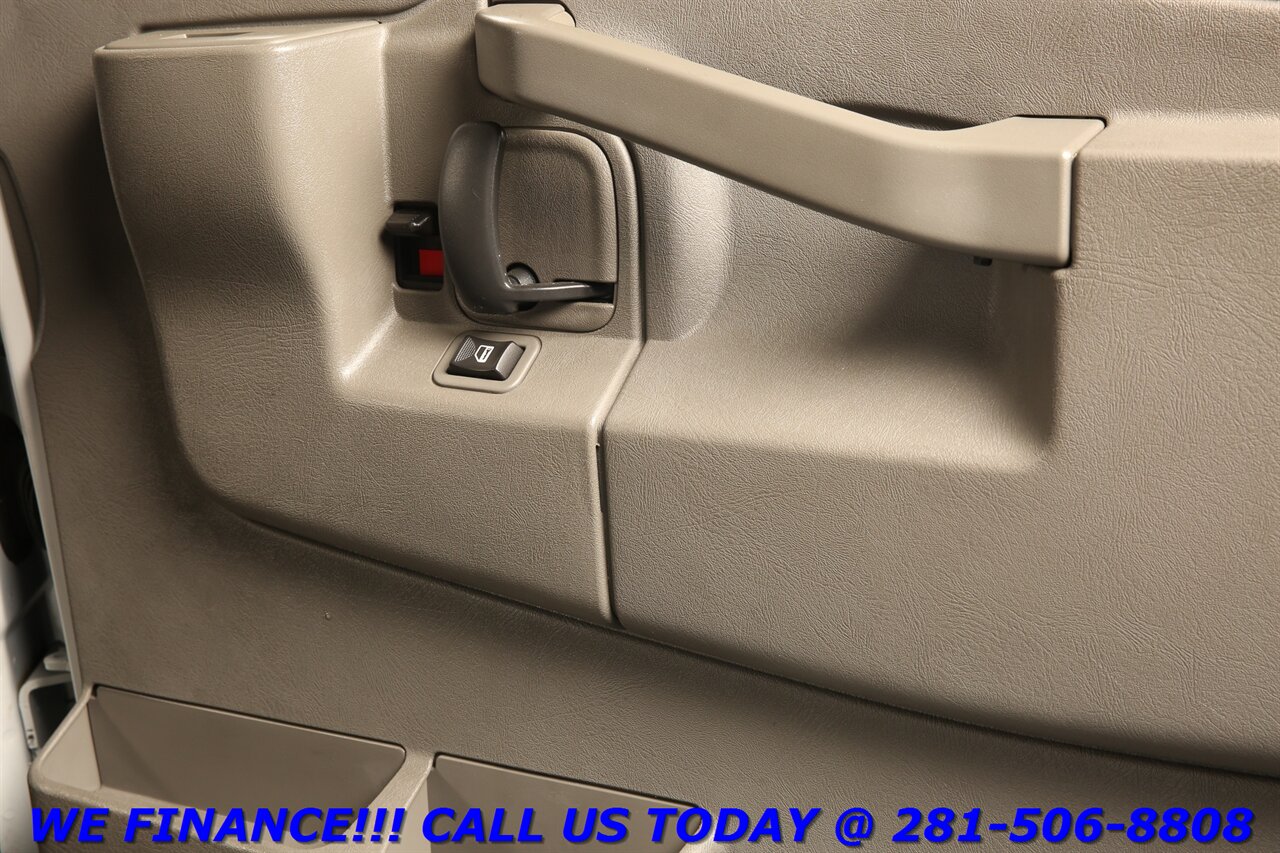 2017 Chevrolet Express 2017 3500 LS 15-PASS AUTO CRUISE A/C PWR 15K MLS! - Photo 15 - Houston, TX 77031