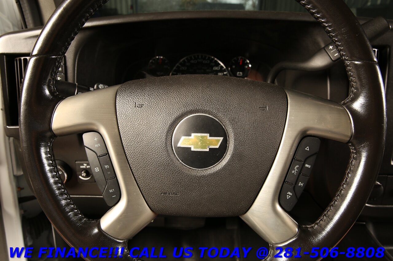 2017 Chevrolet Express 2017 3500 LS 15-PASS AUTO CRUISE A/C PWR 15K MLS! - Photo 11 - Houston, TX 77031