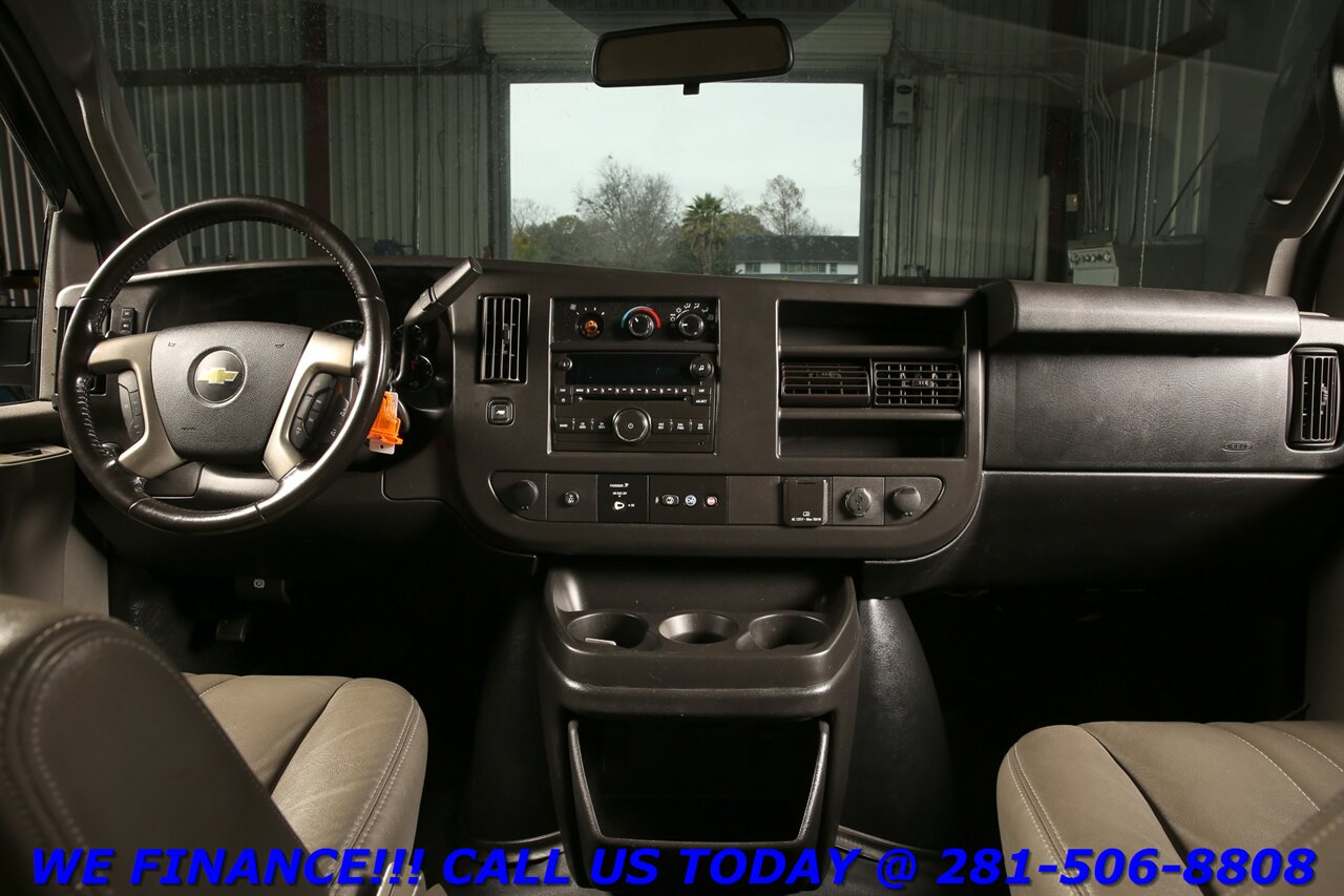 2017 Chevrolet Express 2017 3500 LS 15-PASS AUTO CRUISE A/C PWR 15K MLS! - Photo 3 - Houston, TX 77031