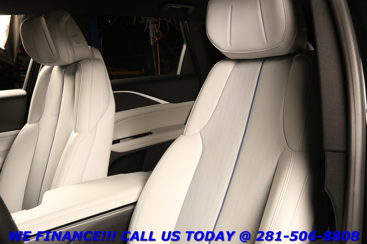 2024 Cadillac LYRIQ 2024 Sport NAV PANO ADAPTCRUISE BLIS 360CAM 25K ML - Photo 13 - Houston, TX 77031