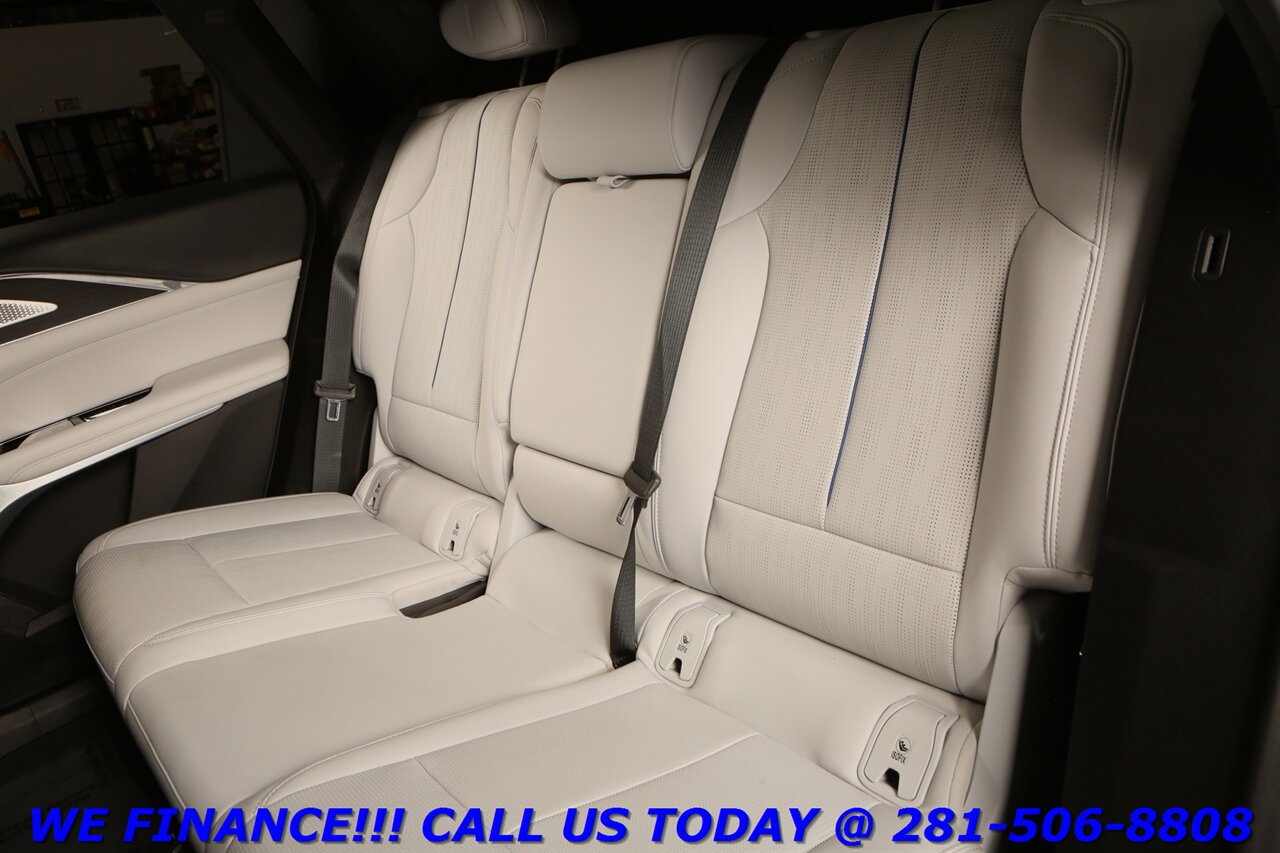 2023 Cadillac LYRIQ 2023 LUXURY CARPLAY NAV PANO ADAPT CRUISE BLIS - Photo 23 - Houston, TX 77031