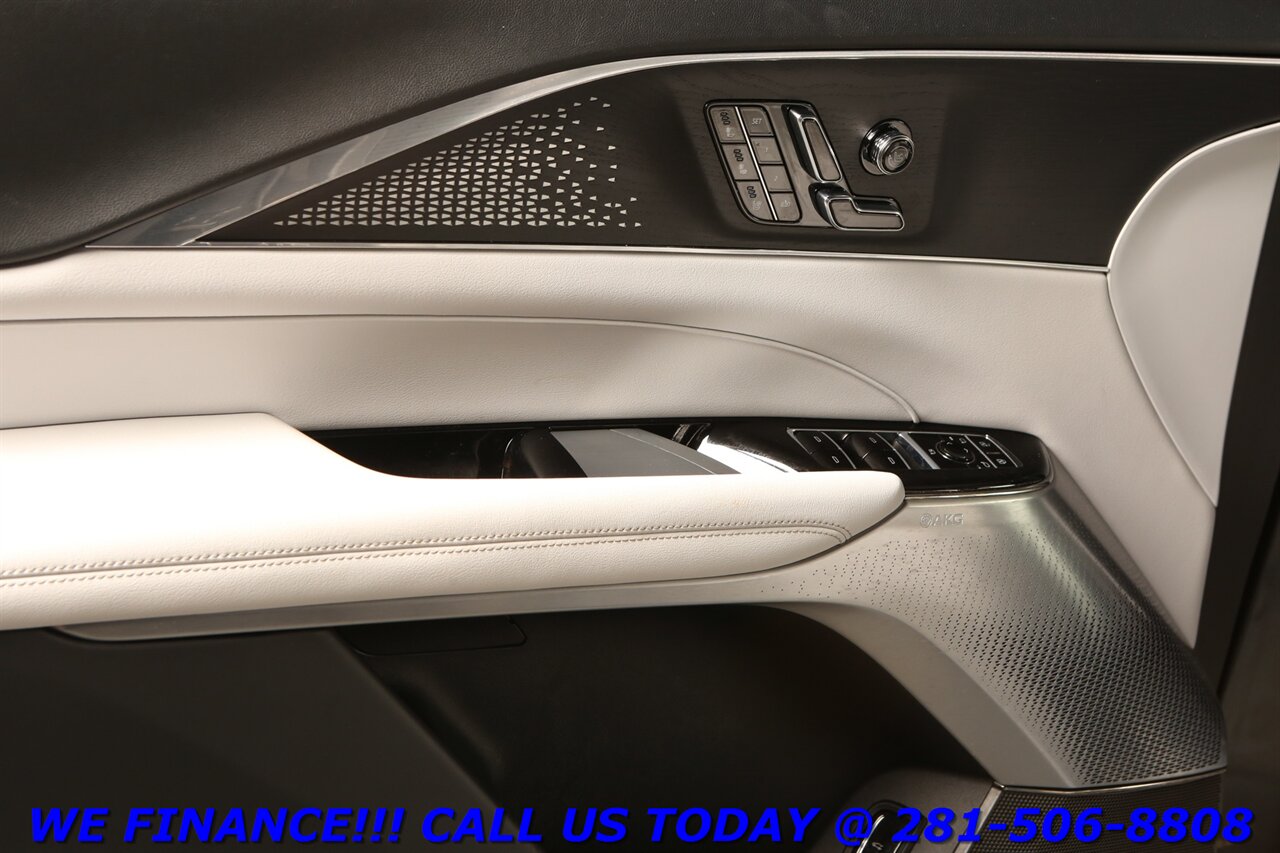 2023 Cadillac LYRIQ 2023 LUXURY CARPLAY NAV PANO ADAPT CRUISE BLIS - Photo 9 - Houston, TX 77031