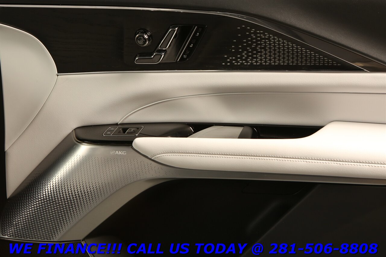 2023 Cadillac LYRIQ 2023 LUXURY CARPLAY NAV PANO ADAPT CRUISE BLIS - Photo 26 - Houston, TX 77031