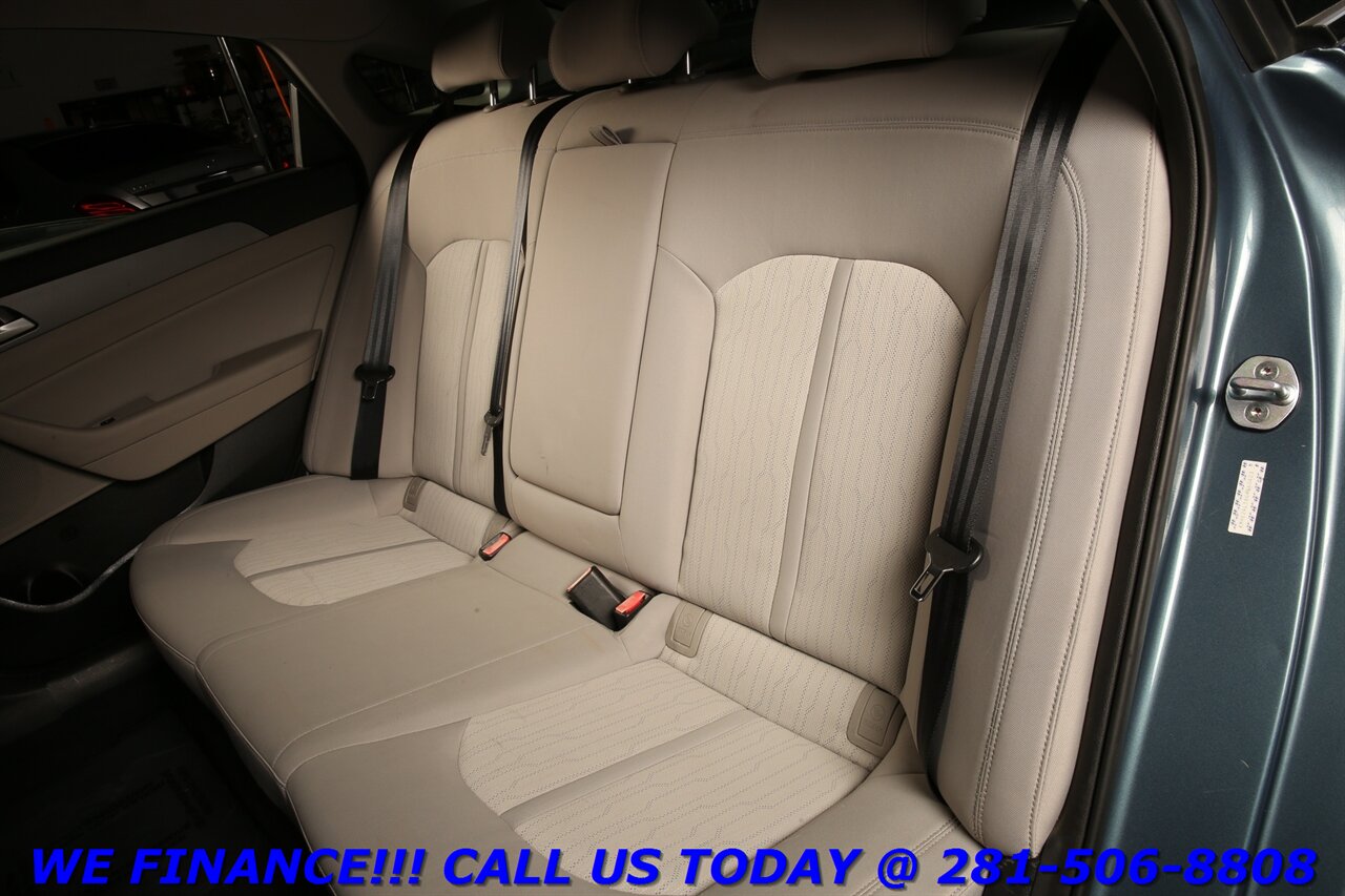 2016 Hyundai Sonata Hybrid 2016 SE HYBRID 40+ MPG CAMERA KEYGO BTOOTH 20K MLS   - Photo 21 - Houston, TX 77031