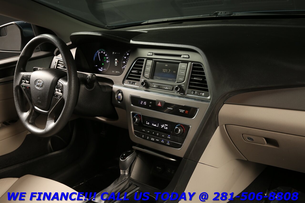 2016 Hyundai Sonata Hybrid 2016 SE HYBRID 40+ MPG CAMERA KEYGO BTOOTH 20K MLS   - Photo 18 - Houston, TX 77031