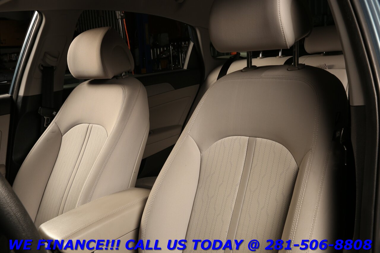 2016 Hyundai Sonata Hybrid 2016 SE HYBRID 40+ MPG CAMERA KEYGO BTOOTH 20K MLS   - Photo 12 - Houston, TX 77031