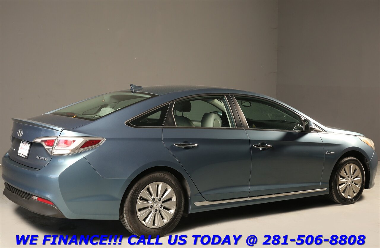 2016 Hyundai Sonata Hybrid 2016 SE HYBRID 40+ MPG CAMERA KEYGO BTOOTH 20K MLS   - Photo 6 - Houston, TX 77031