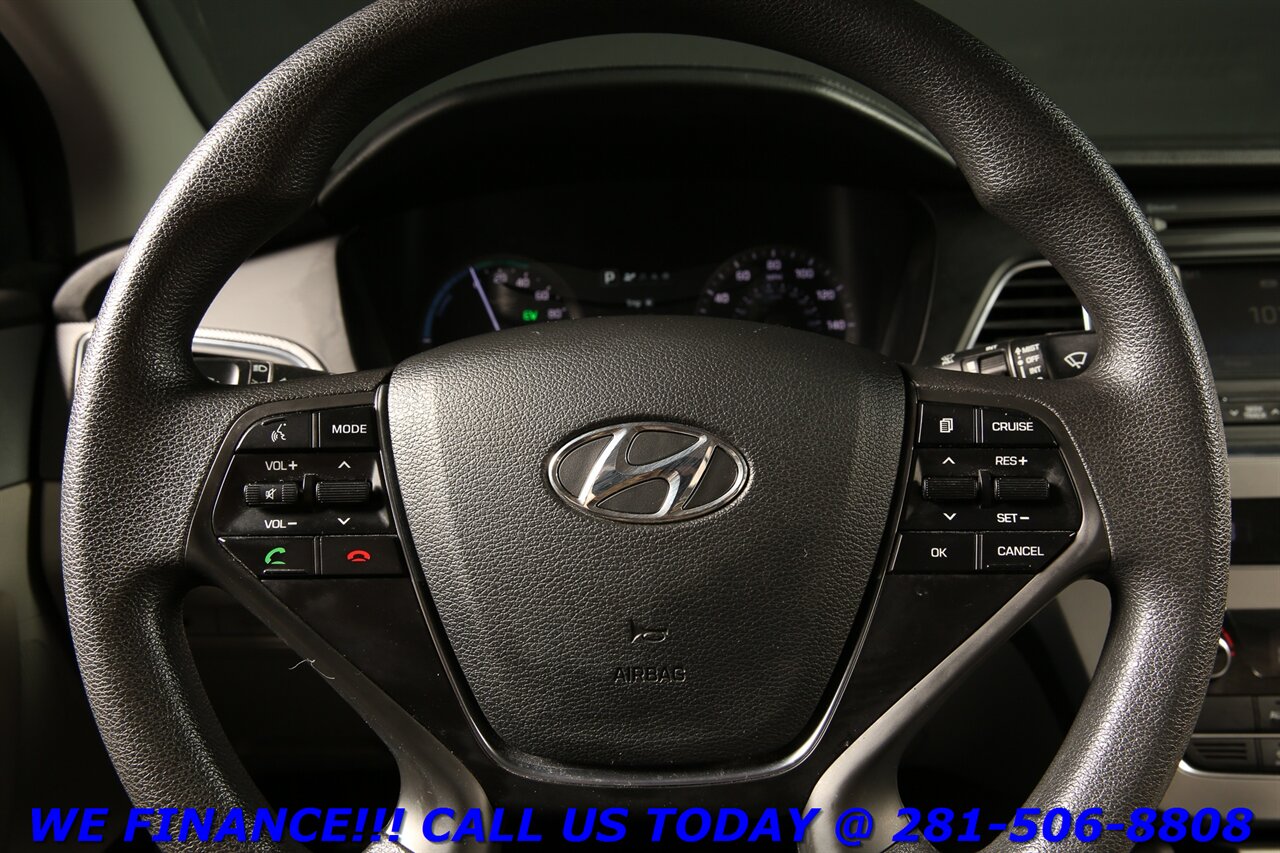 2016 Hyundai Sonata Hybrid 2016 SE HYBRID 40+ MPG CAMERA KEYGO BTOOTH 20K MLS   - Photo 14 - Houston, TX 77031