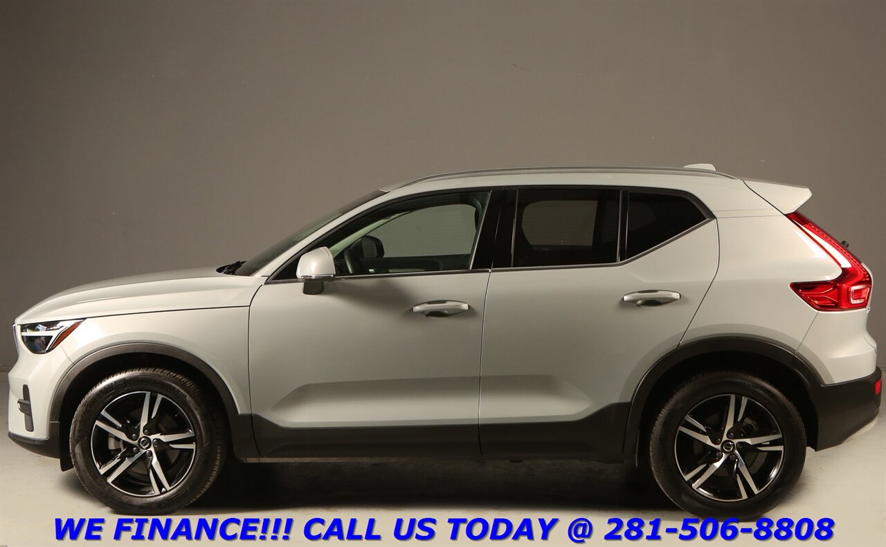 2025 Volvo XC40 2025 B5 Bright Theme AWD NAV PANO CAPLY CLIMATE PK   - Photo 30 - Houston, TX 77031