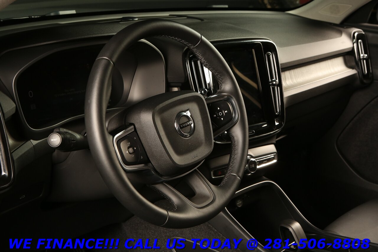 2025 Volvo XC40 2025 B5 Bright Theme AWD NAV PANO CAPLY CLIMATE PK   - Photo 11 - Houston, TX 77031