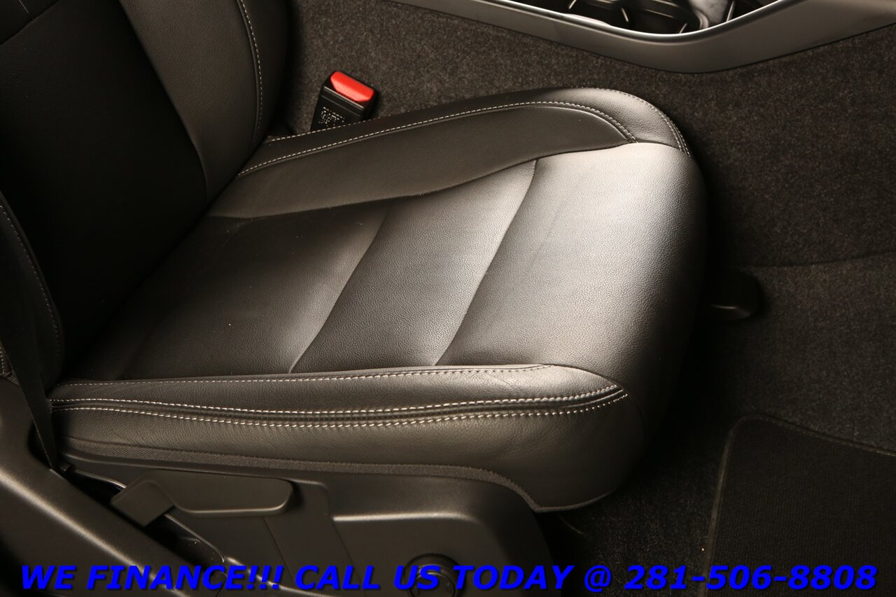 2025 Volvo XC40 2025 B5 Bright Theme AWD NAV PANO CAPLY CLIMATE PK   - Photo 22 - Houston, TX 77031