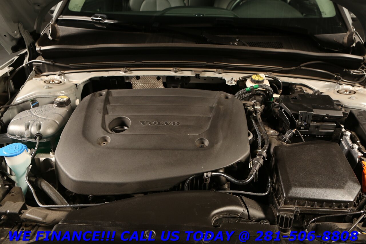 2025 Volvo XC40 2025 B5 Bright Theme AWD NAV PANO CAPLY CLIMATE PK   - Photo 25 - Houston, TX 77031